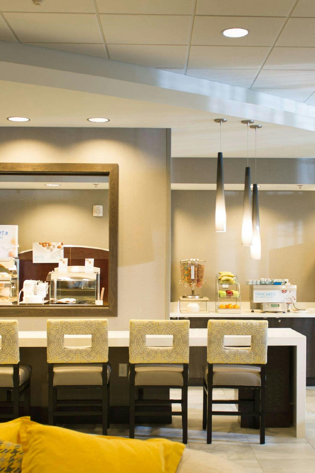 Hotel Holiday Inn Express & Suites Madison Central photo 1