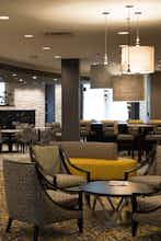 Hotel Holiday Inn Express & Suites Madison Central photo 5