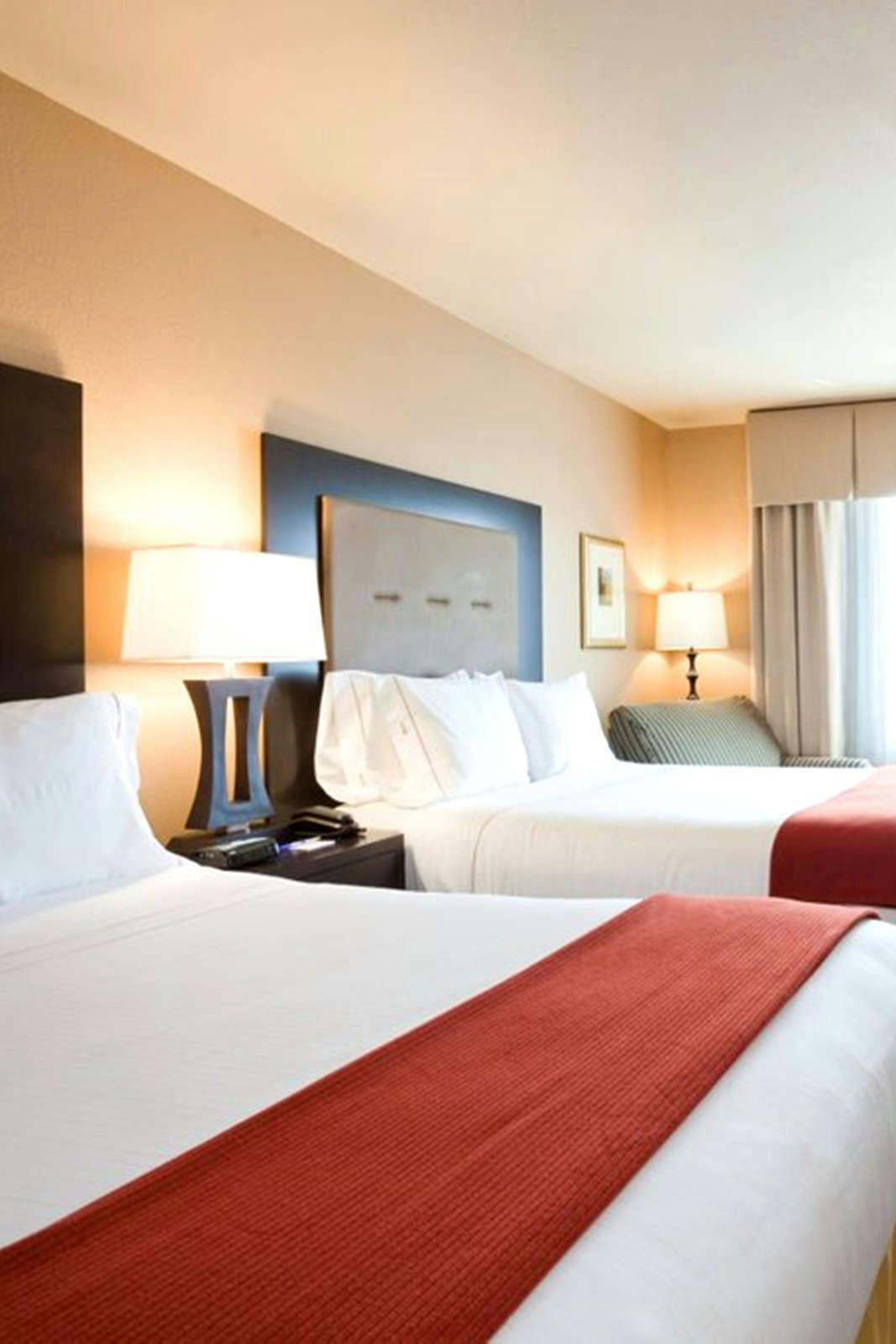 Hotel Holiday Inn Express & Suites Fond Du Lac photo 2