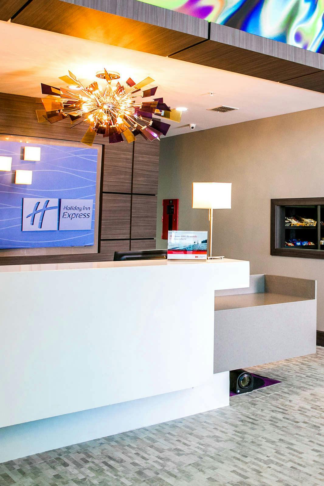 Hotel Holiday Inn Express & Suites Garland E Lake Hubbard I30 photo 5