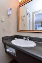 Hotel Canadas Best Value Inn St. Catharines photo 4