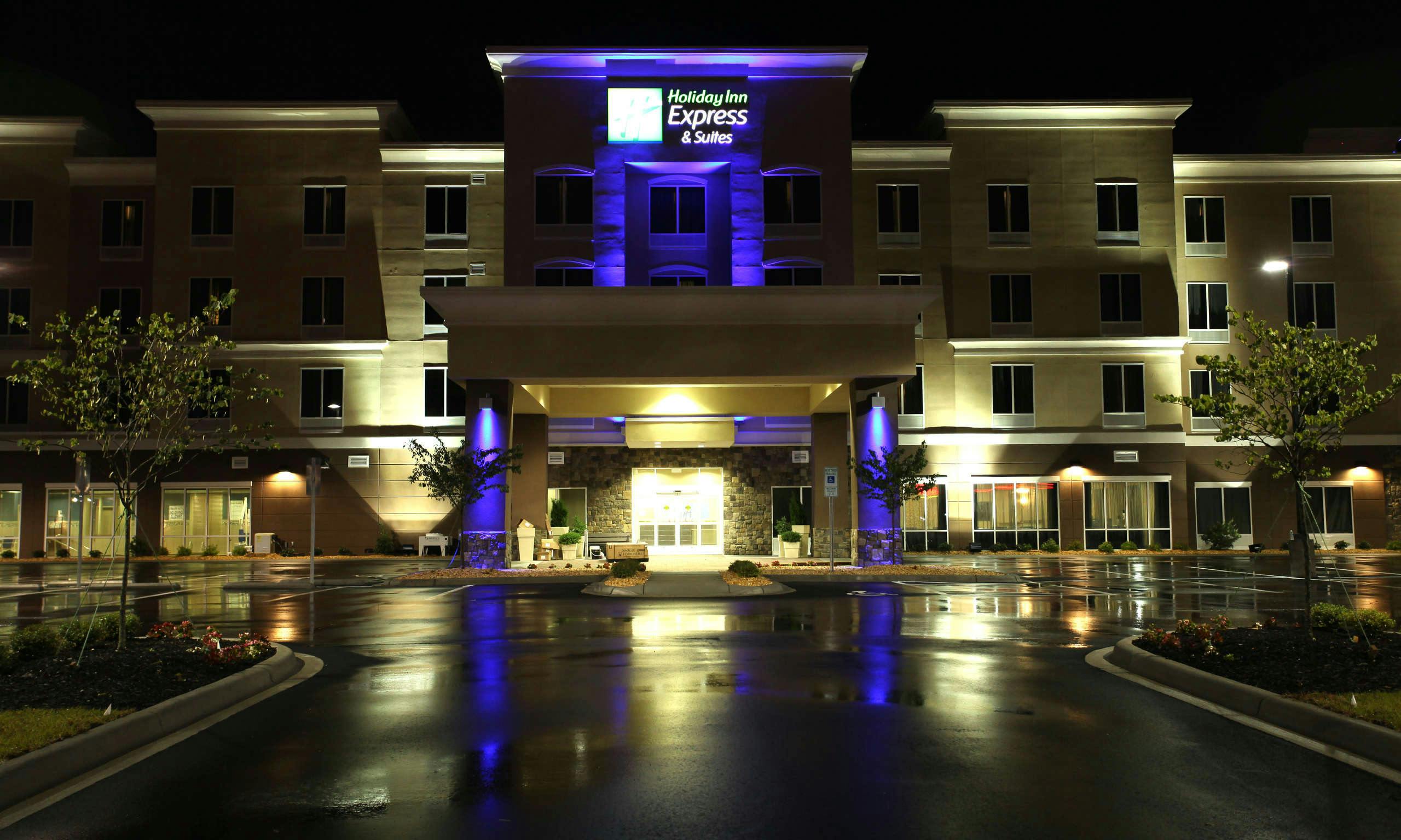 Holiday Inn Express & Suites Goldsboro Base Area