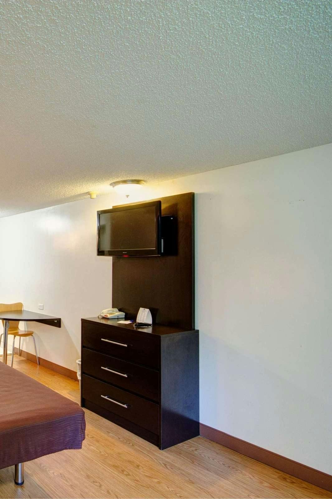 Hotel Americas Best Value Inn Heath Newark photo 3