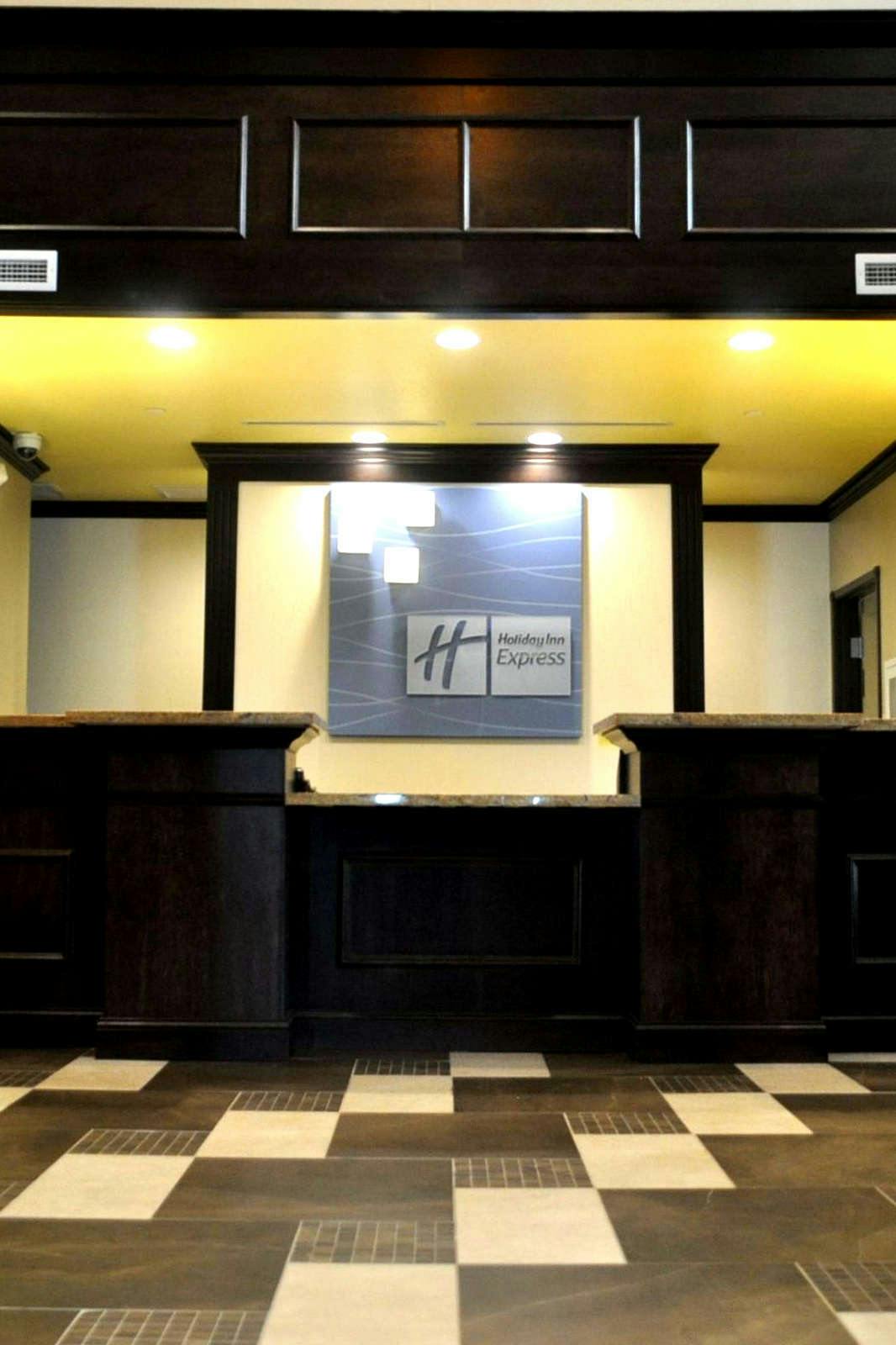 Hotel Holiday Inn Express & Suites Greensburg photo 1