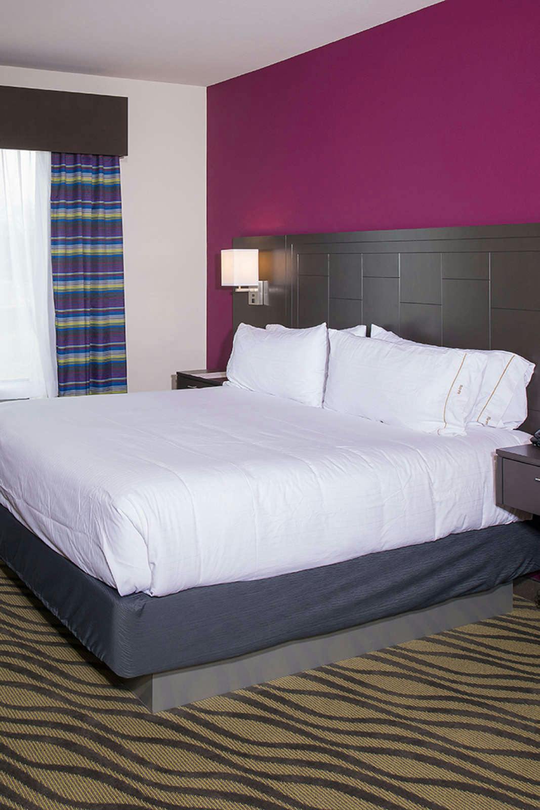 Hotel Holiday Inn Express Hutchinson photo 2