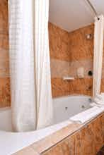 Hotel Americas Best Value Inn & Suites Bakersfield E photo 5