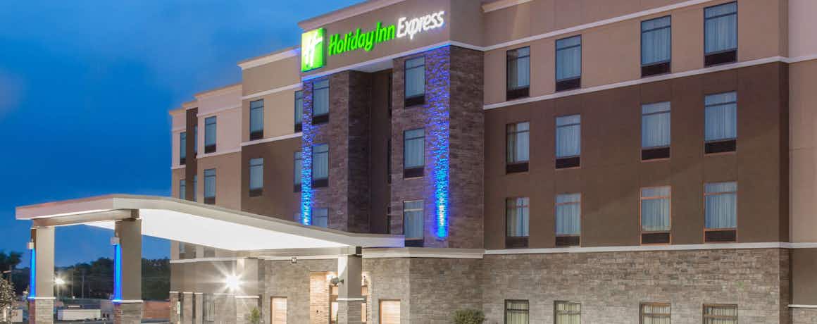 Holiday Inn Express Moline Quad Cities