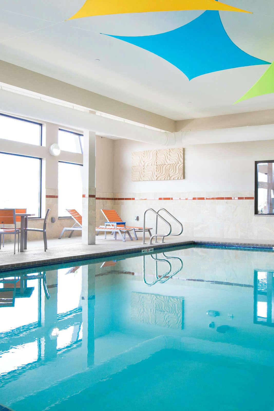 Hotel Holiday Inn Express Moline Quad Cities photo 1