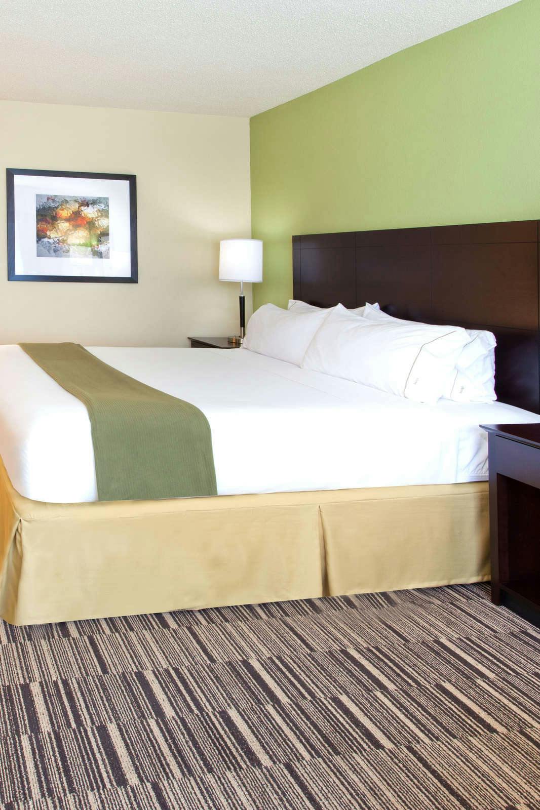 Hotel Holiday Inn Express & Suites Huntsville West Research Pk photo 4