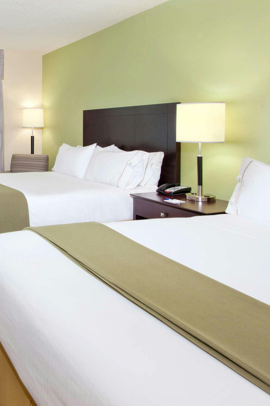 Hotel Holiday Inn Express & Suites Huntsville West Research Pk photo 2