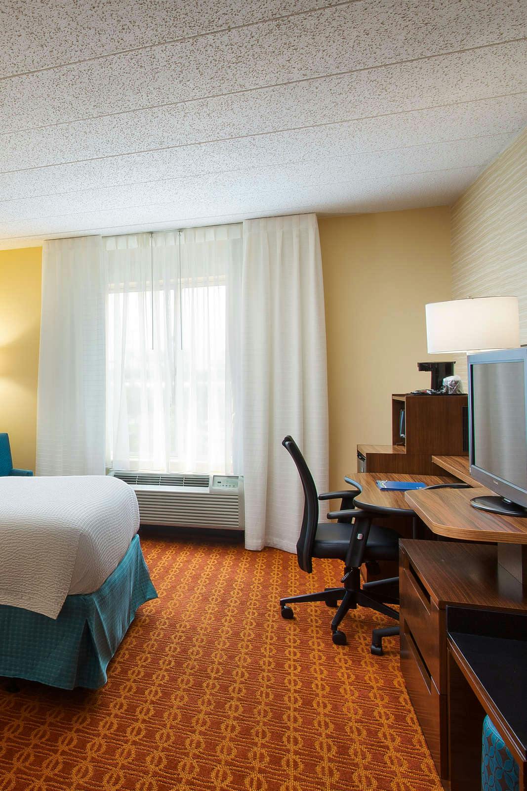 Hotel Fairfield Inn & Suites Chicago Midway Airport photo 5