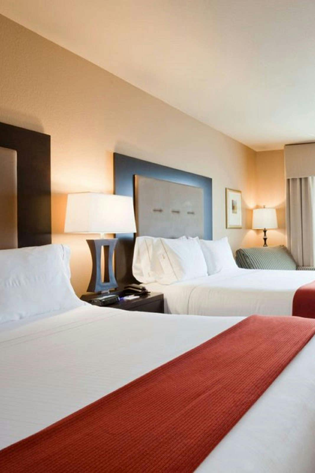 Hotel Holiday Inn Express & Suites Lebanon photo 4