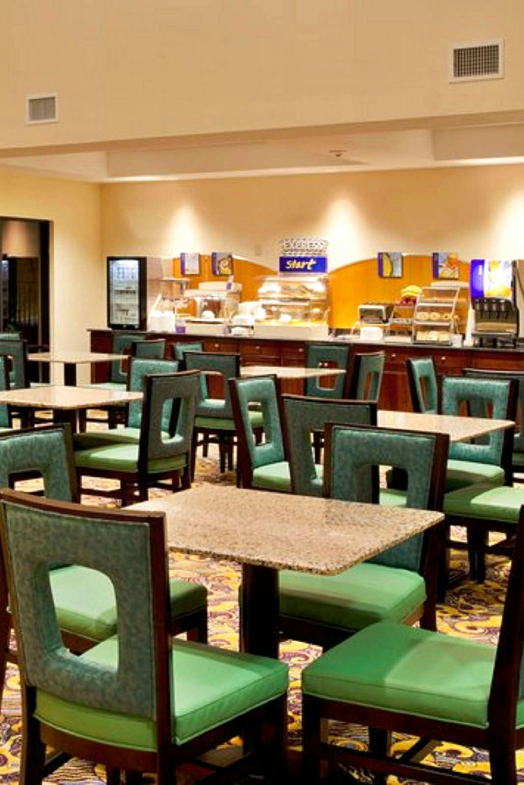 Hotel Holiday Inn Express & Suites Lebanon photo 5