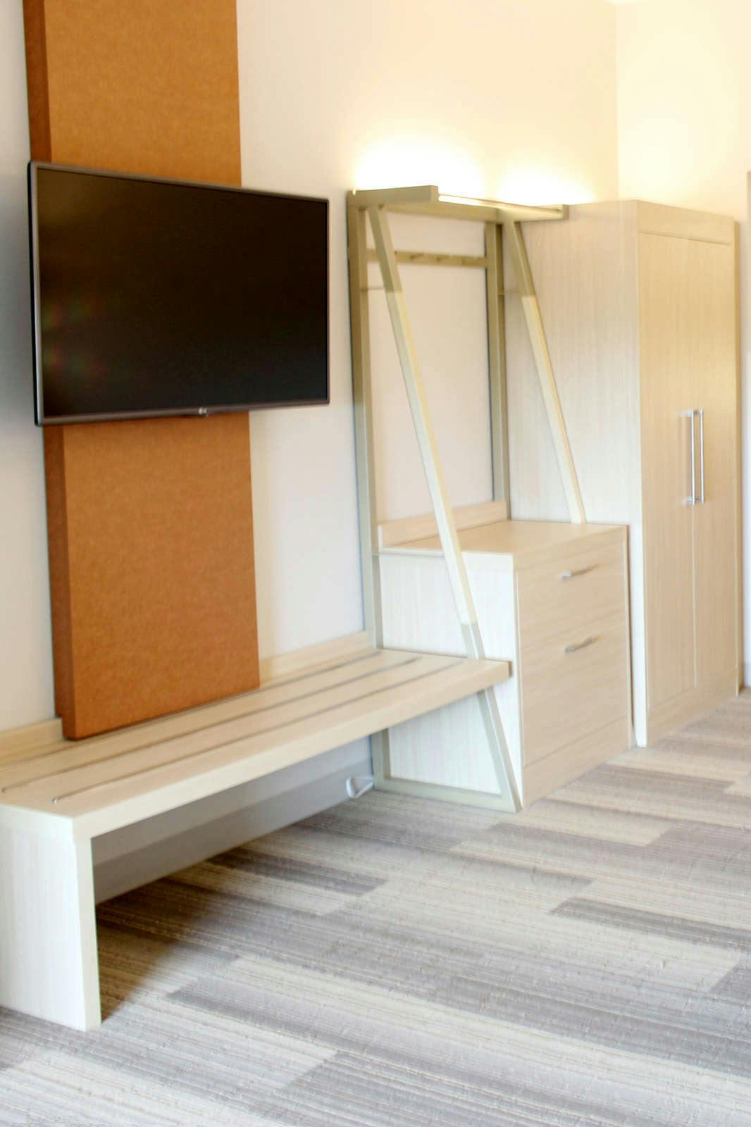 Hotel Holiday Inn Express & Suites Spencer photo 2