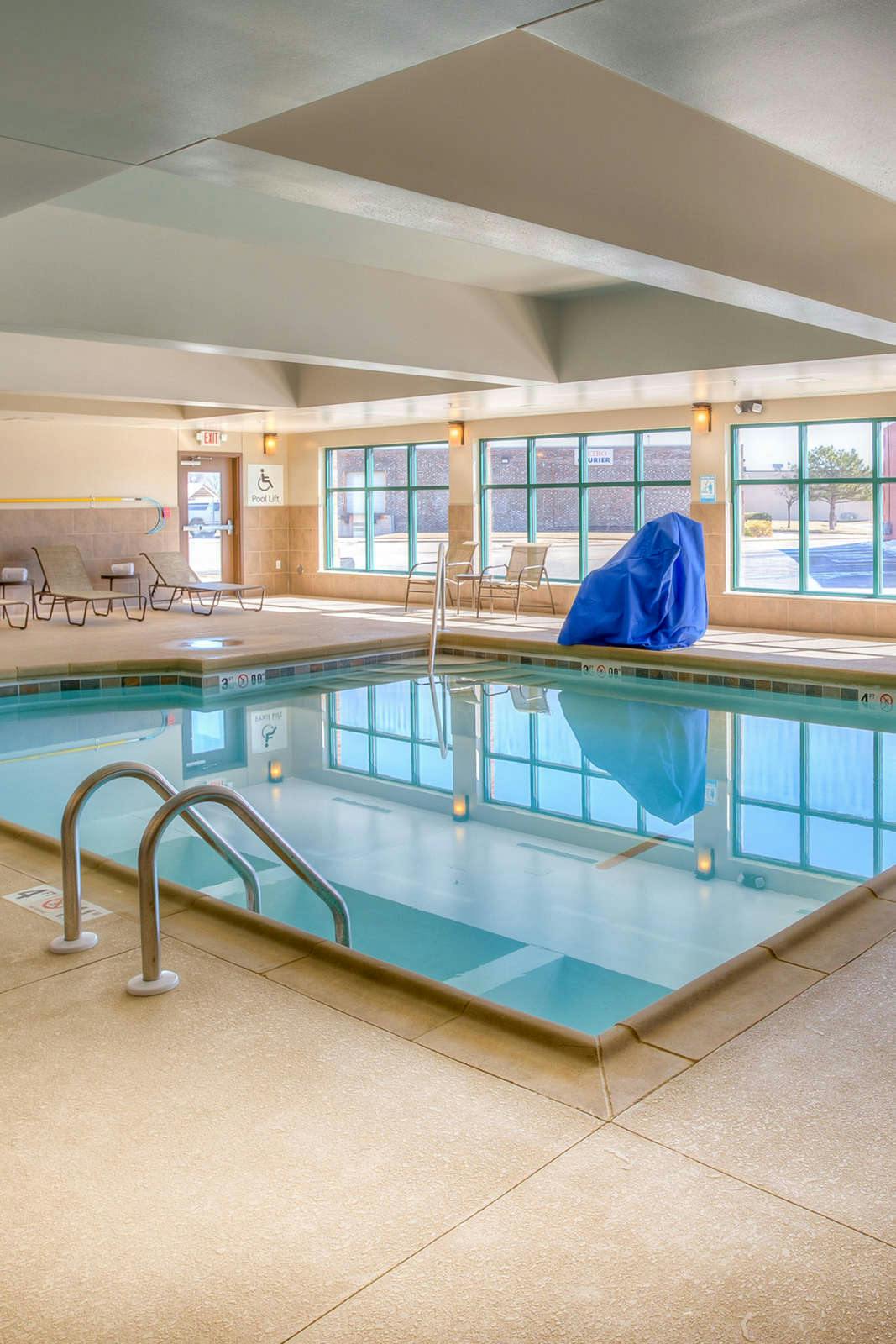 Hotel Holiday Inn Express Wichita South photo 1