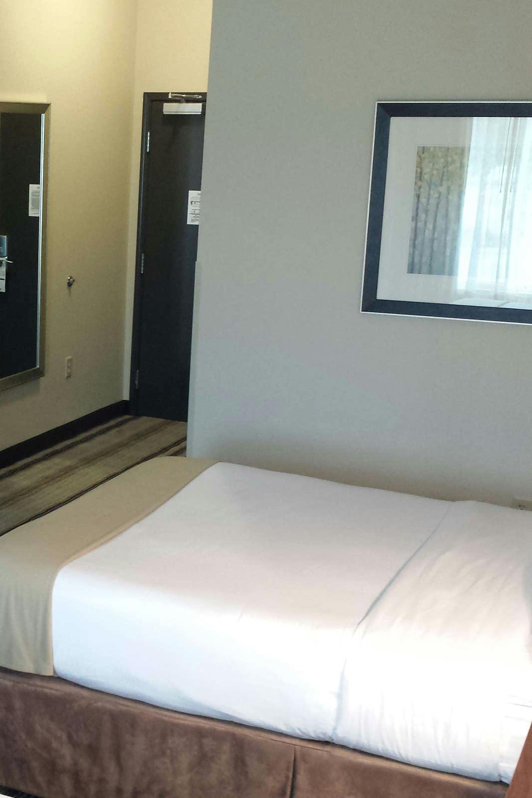 Hotel Holiday Inn Express & Suites Nevada photo 1