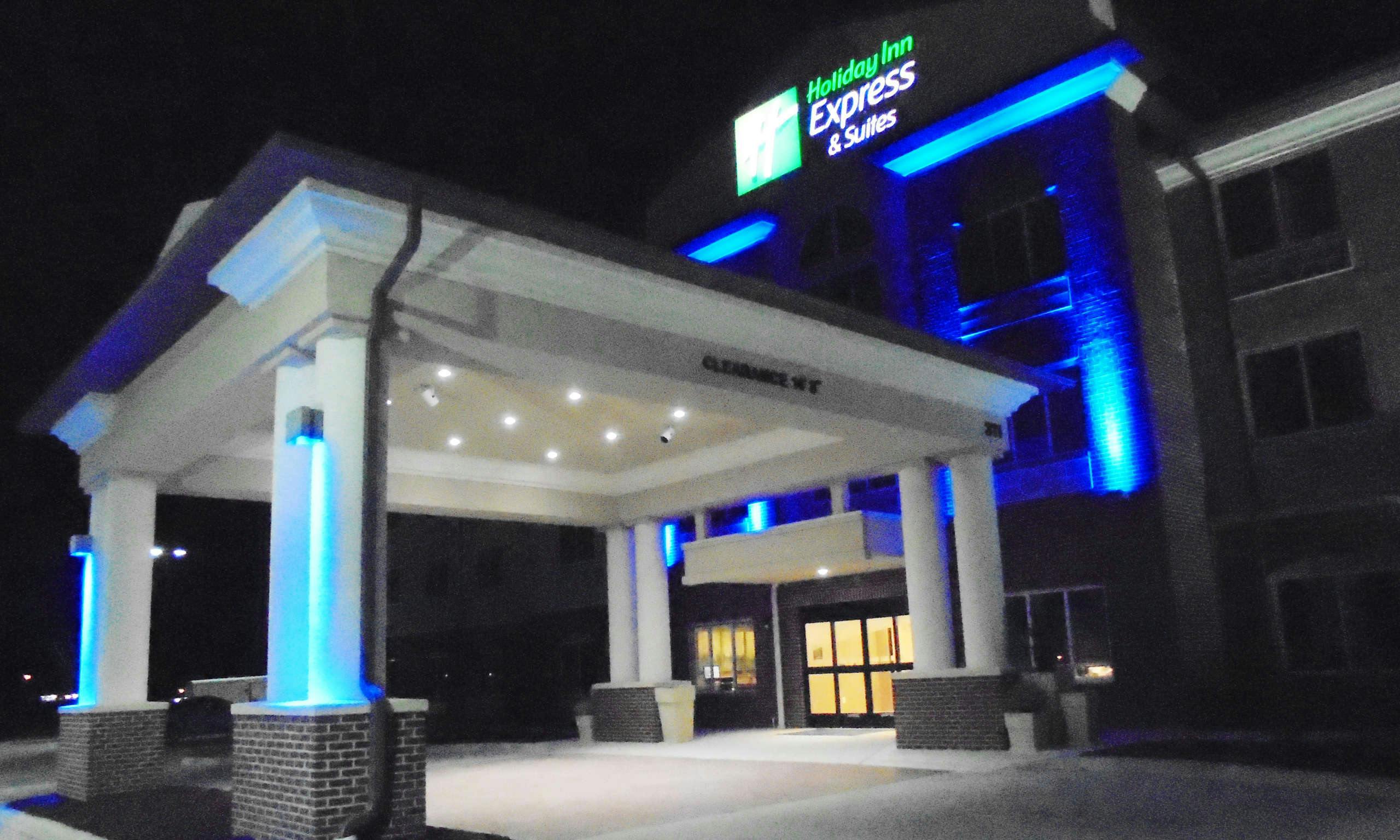 Holiday Inn Express & Suites Nevada