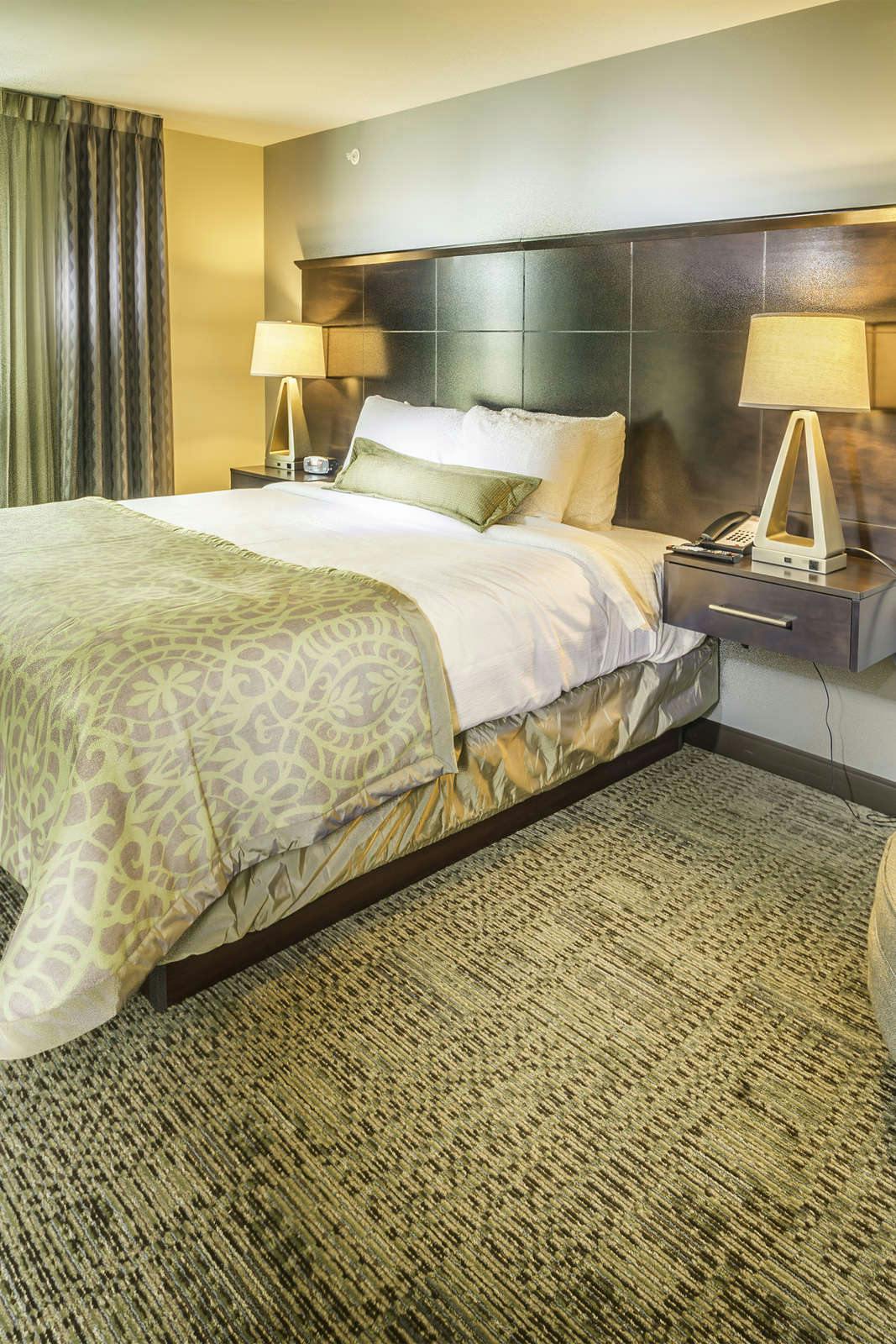 Hotel Staybridge Suites Denver Stapleton photo 1