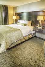 Hotel Staybridge Suites Denver Stapleton photo 1