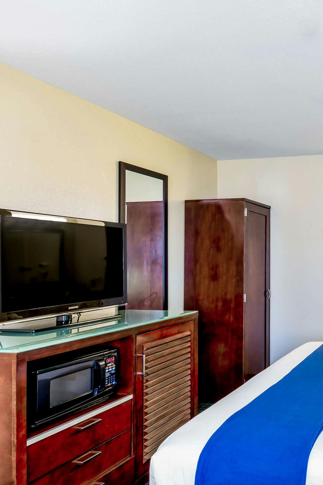 Hotel GreenTree Inn San Diego Mission Bay photo 1