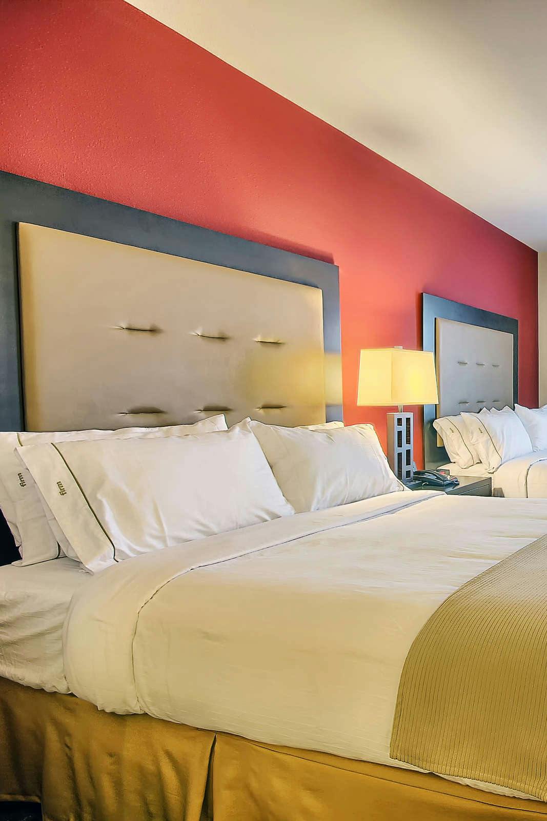 Hotel Holiday Inn Express & Suites New Martinsville photo 4