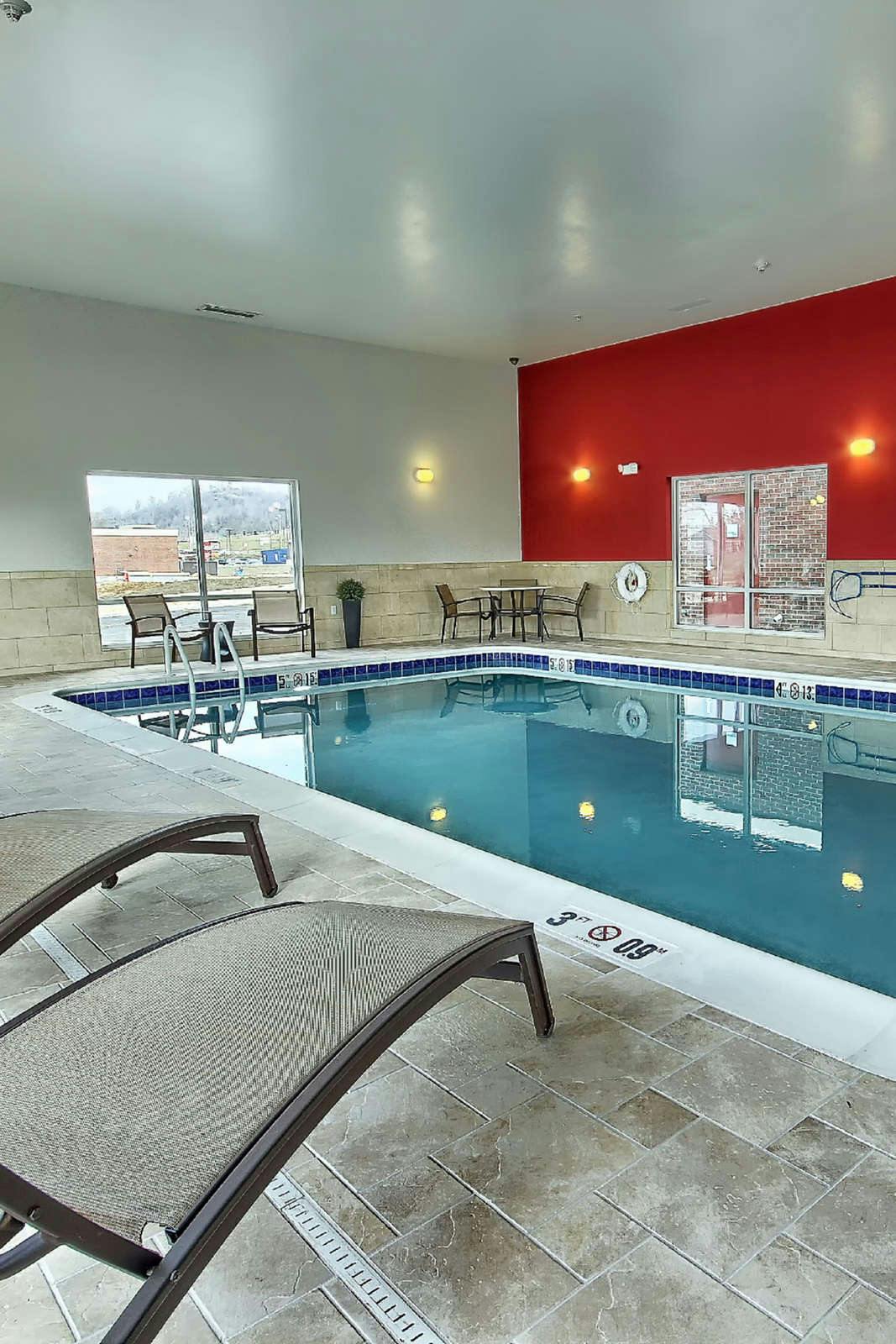 Hotel Holiday Inn Express & Suites New Martinsville photo 5