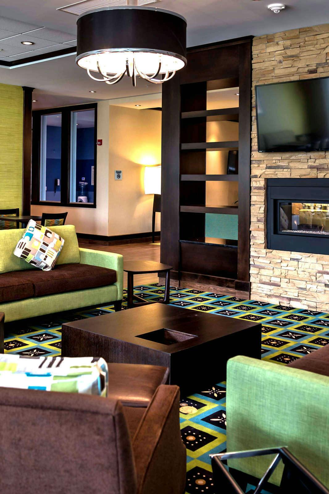 Hotel Holiday Inn Express & Suites Spruce Grove photo 2