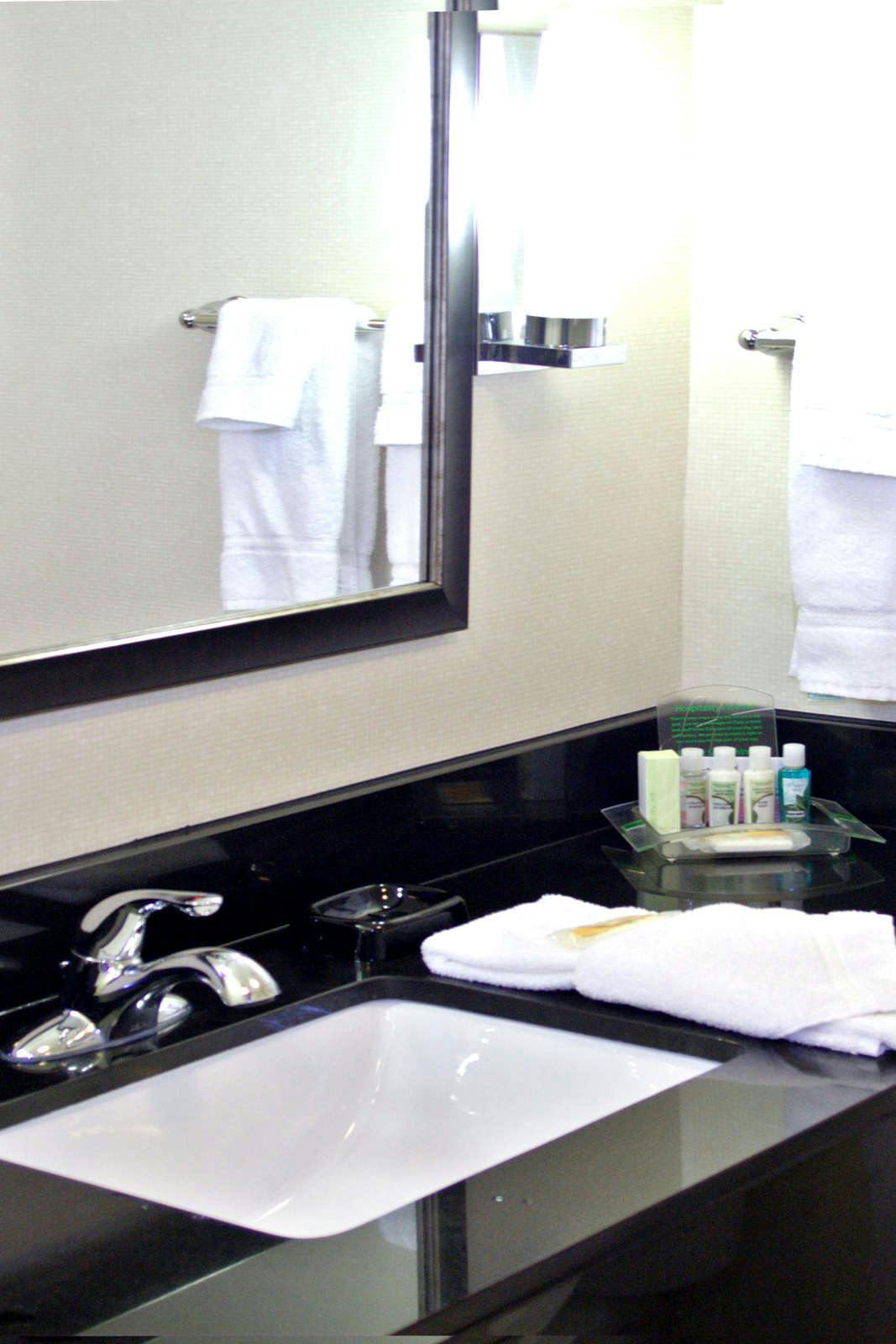 Hotel Holiday Inn Guin photo 5