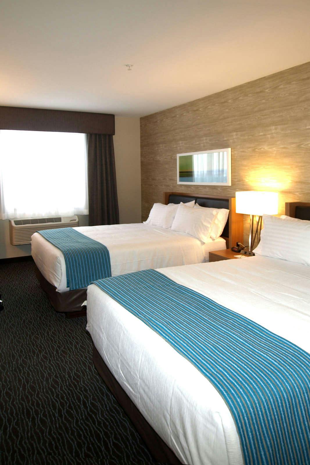 Hotel Holiday Inn Hotel & Suites Edmonton Airport Conference Center photo 4