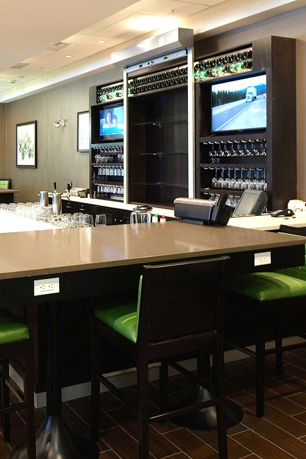 Hotel Holiday Inn Hotel & Suites Edmonton Airport Conference Center photo 1