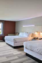 Hotel Holiday Inn Express & Suites Fond Du Lac photo 1