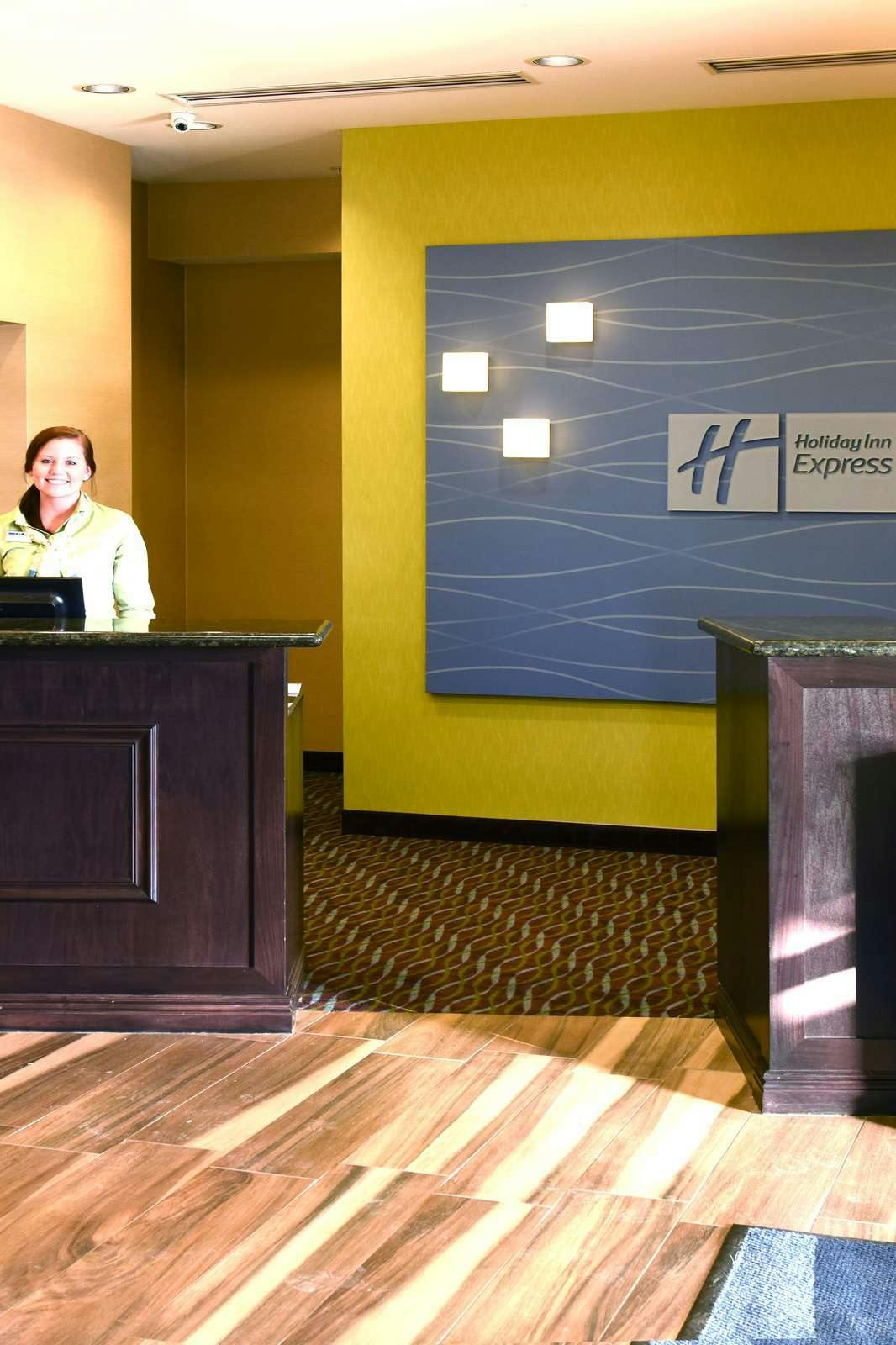 Hotel Holiday Inn Express & Suites Fort Dodge photo 5