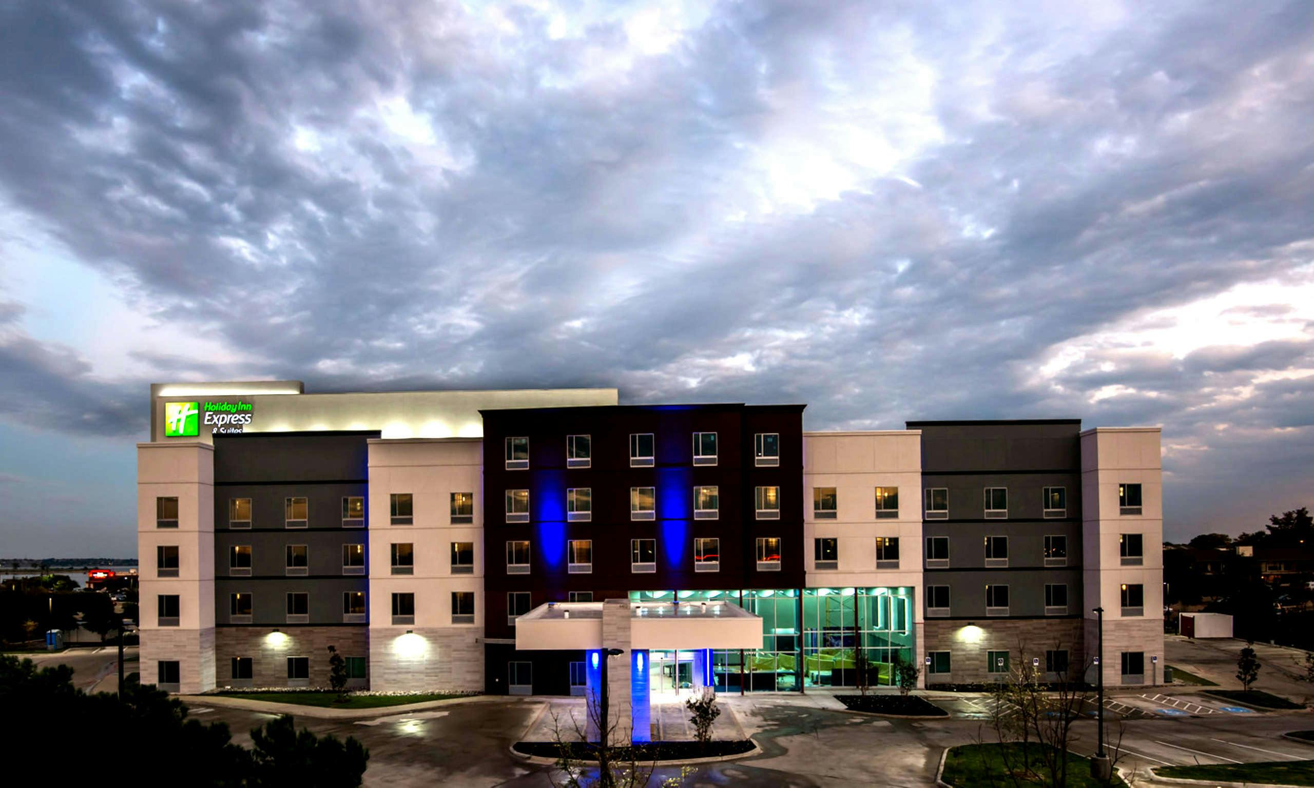 Holiday Inn Express & Suites Garland E Lake Hubbard I30