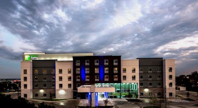 Holiday Inn Express & Suites Garland E Lake Hubbard I30