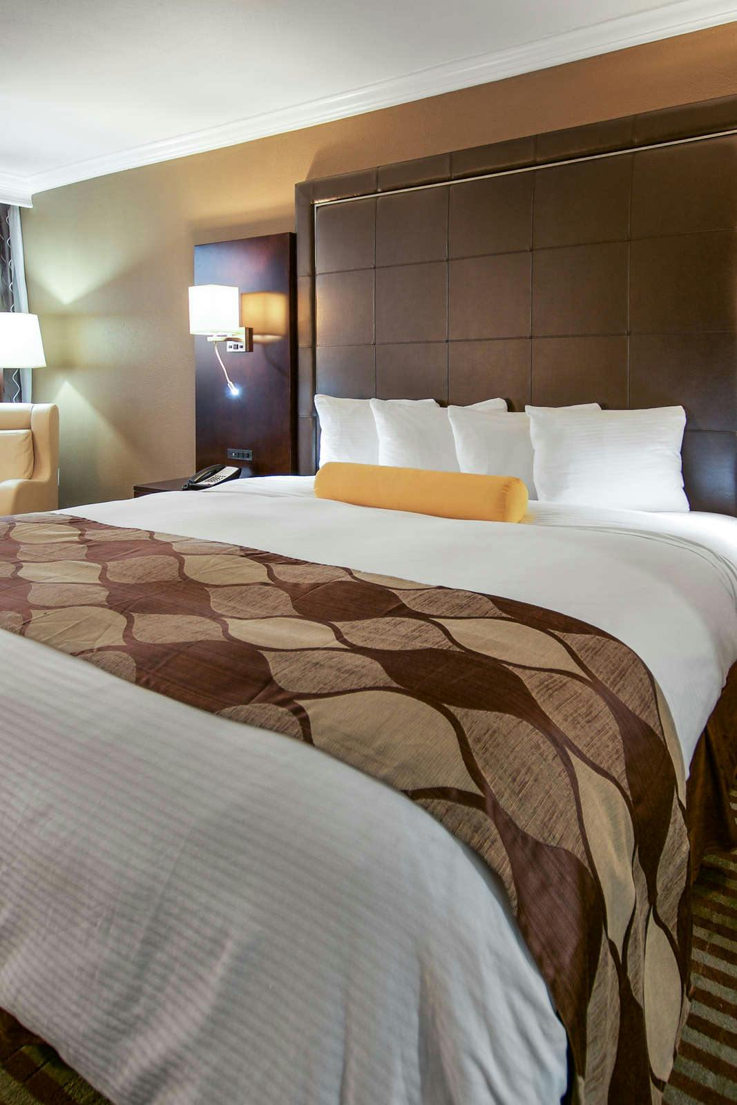 Hotel Holiday Inn Orlando East UCF Area photo 2