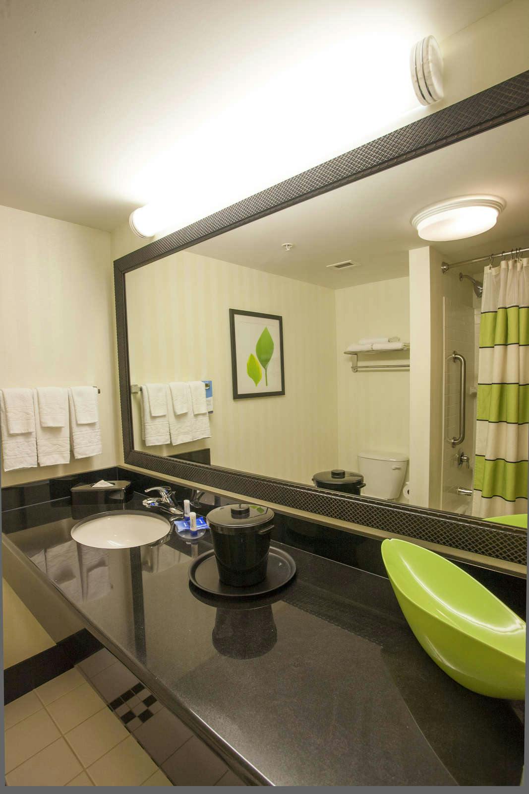 Hotel Fairfield Inn & Suites by Marriott Naples photo 5