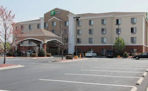 Holiday Inn Express & Suites Roanoke Rapids Se