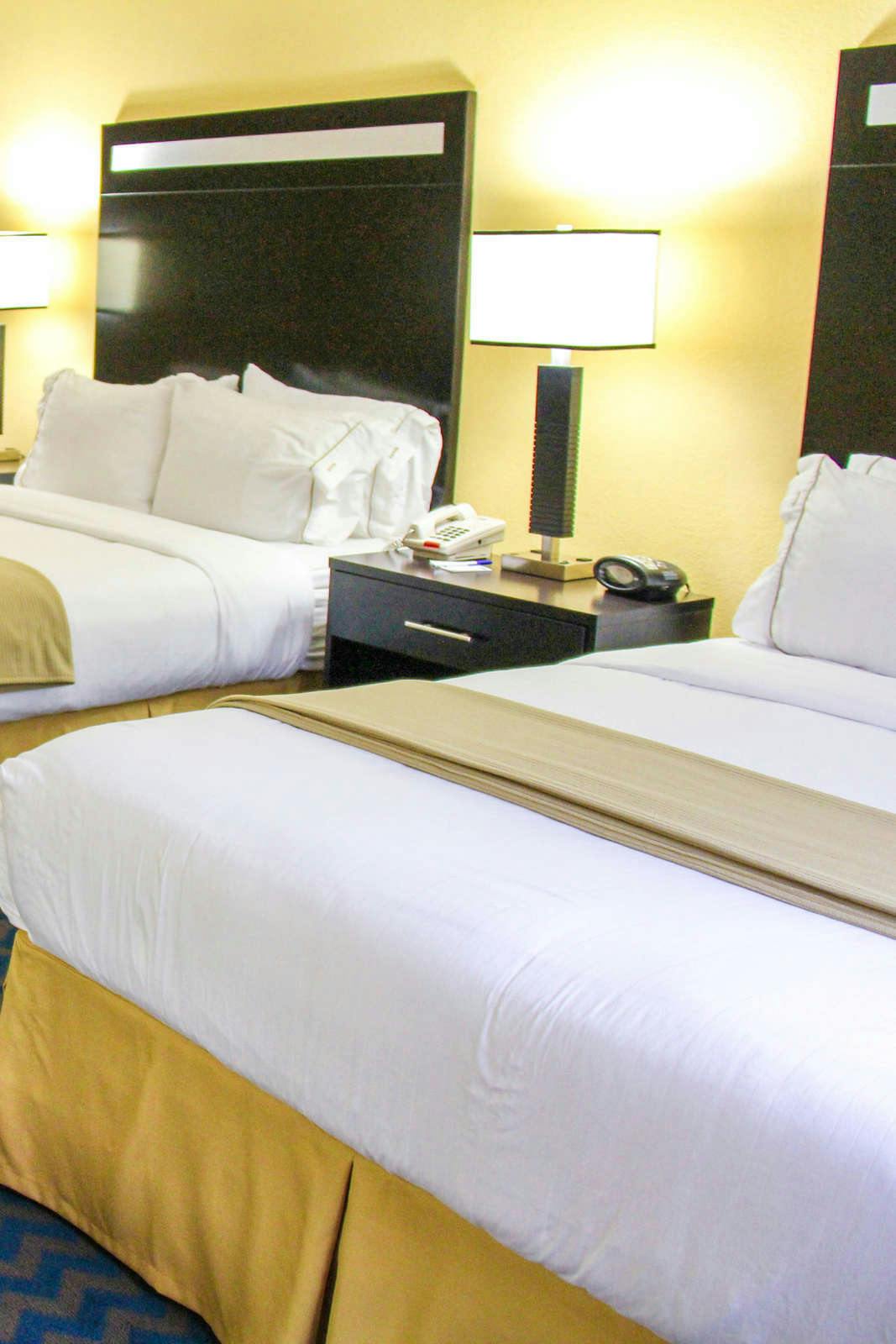 Hotel Holiday Inn Express & Suites Roanoke Rapids Se photo 5