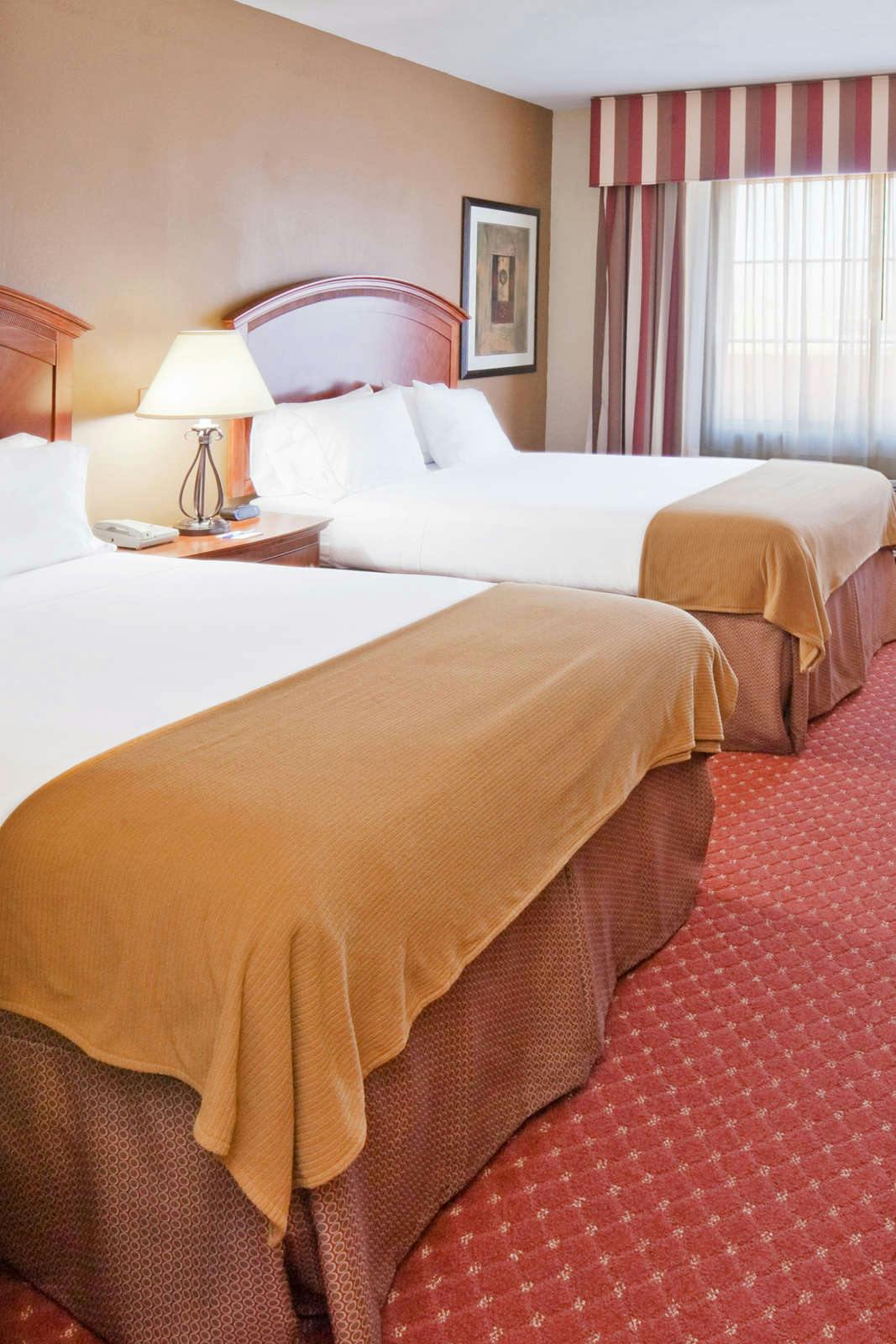 Hotel Holiday Inn Express & Suites Oklahoma City Mid Arpt Area photo 3