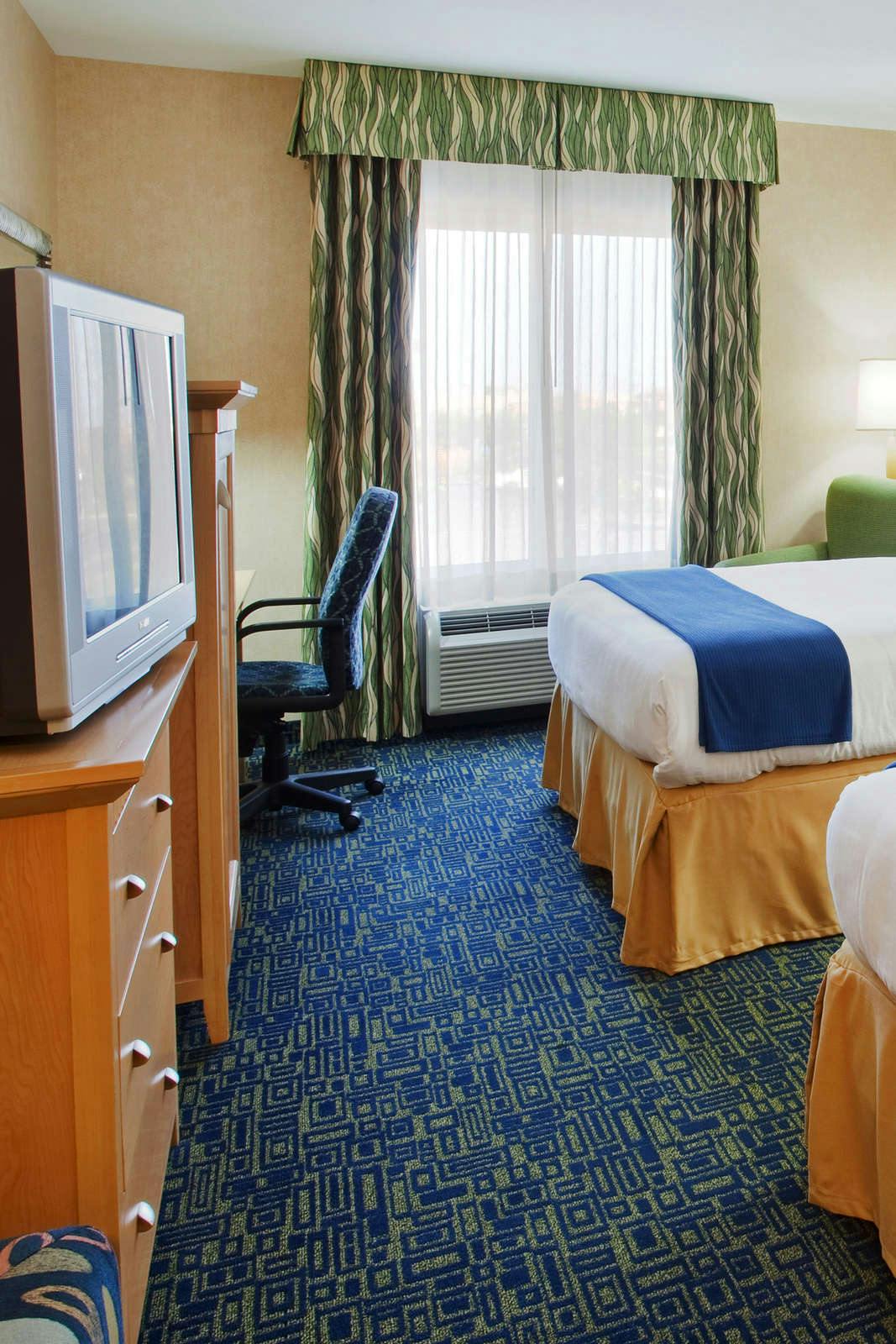 Hotel Holiday Inn Express & Suites Sacramento Airport Natomas photo 3