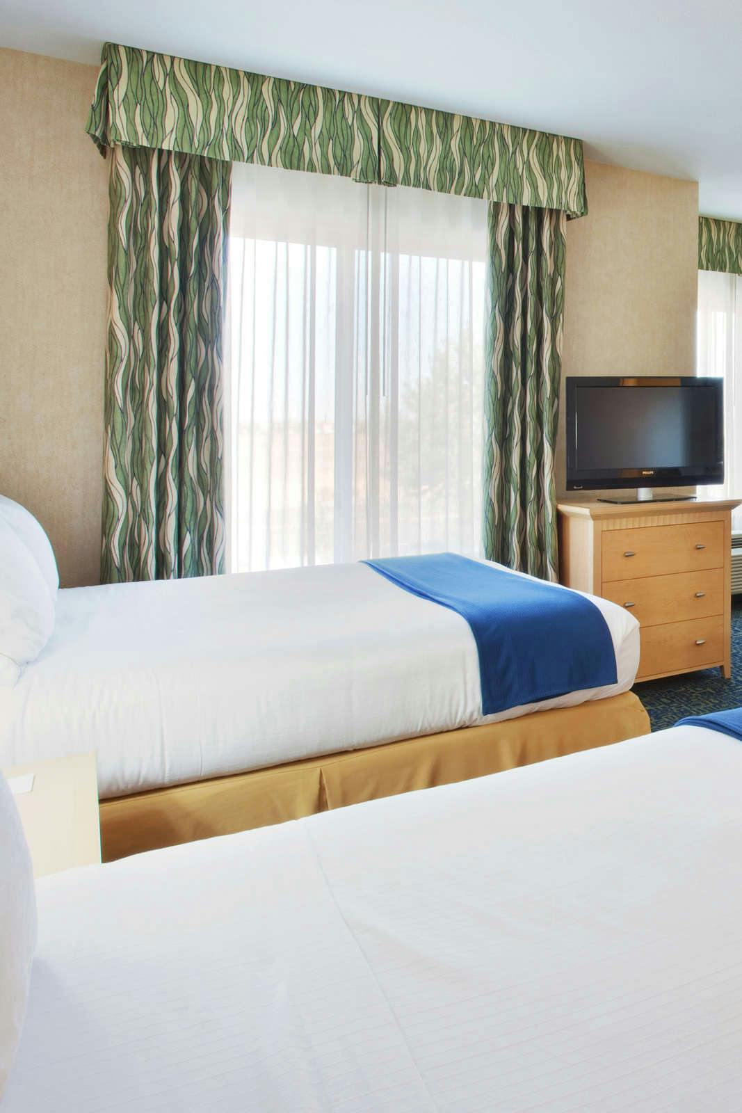 Hotel Holiday Inn Express & Suites Sacramento Airport Natomas photo 2