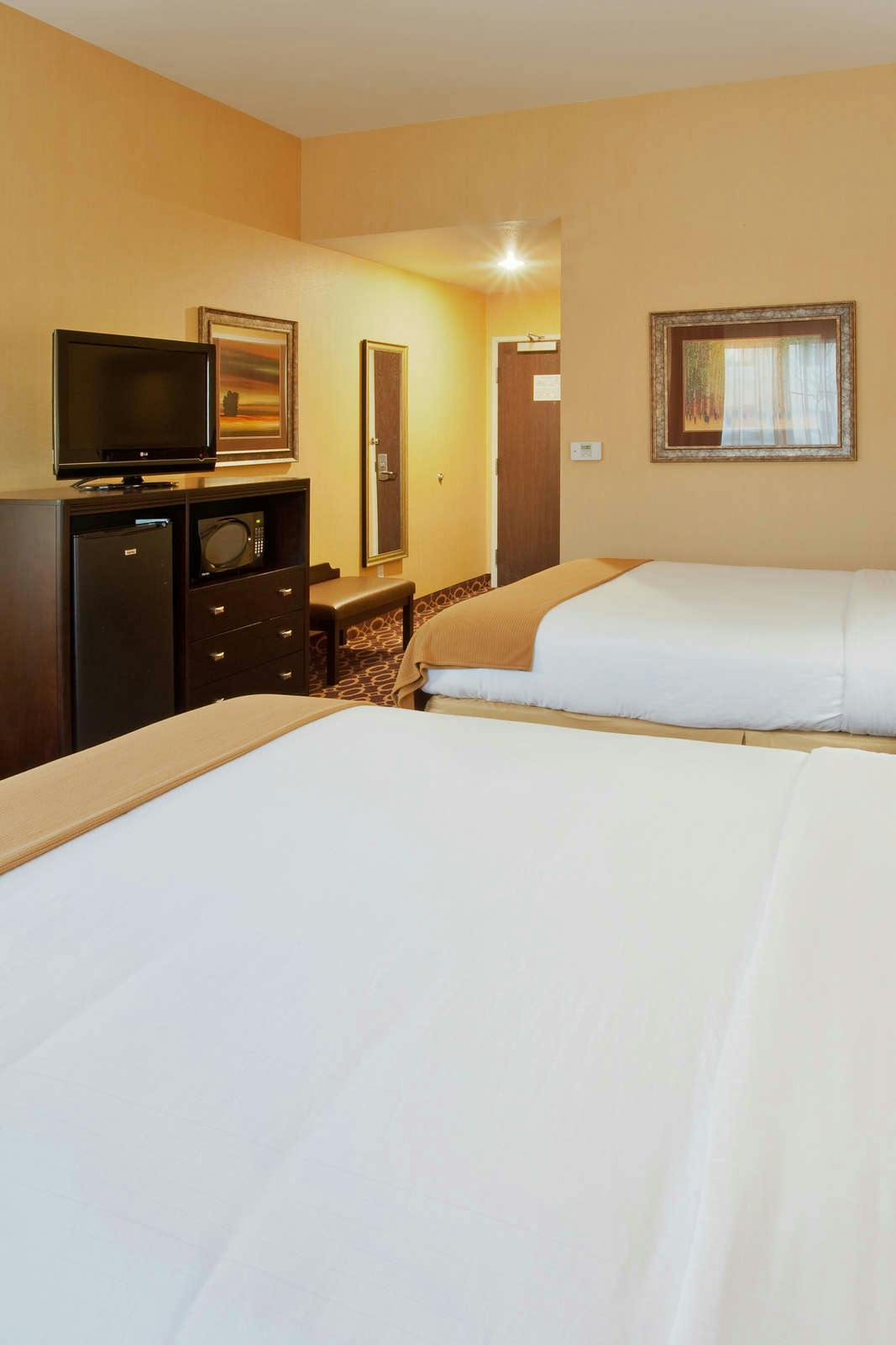 Hotel Holiday Inn Express & Suites Sacramento Ne Cal Expo photo 2