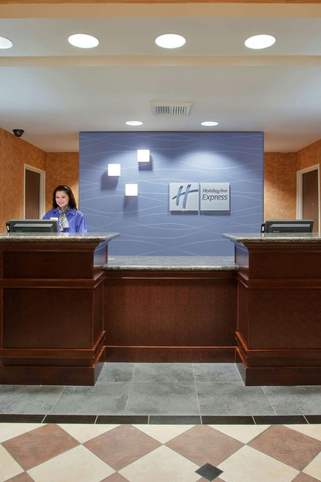 Hotel Holiday Inn Express & Suites Sacramento Ne Cal Expo photo 1