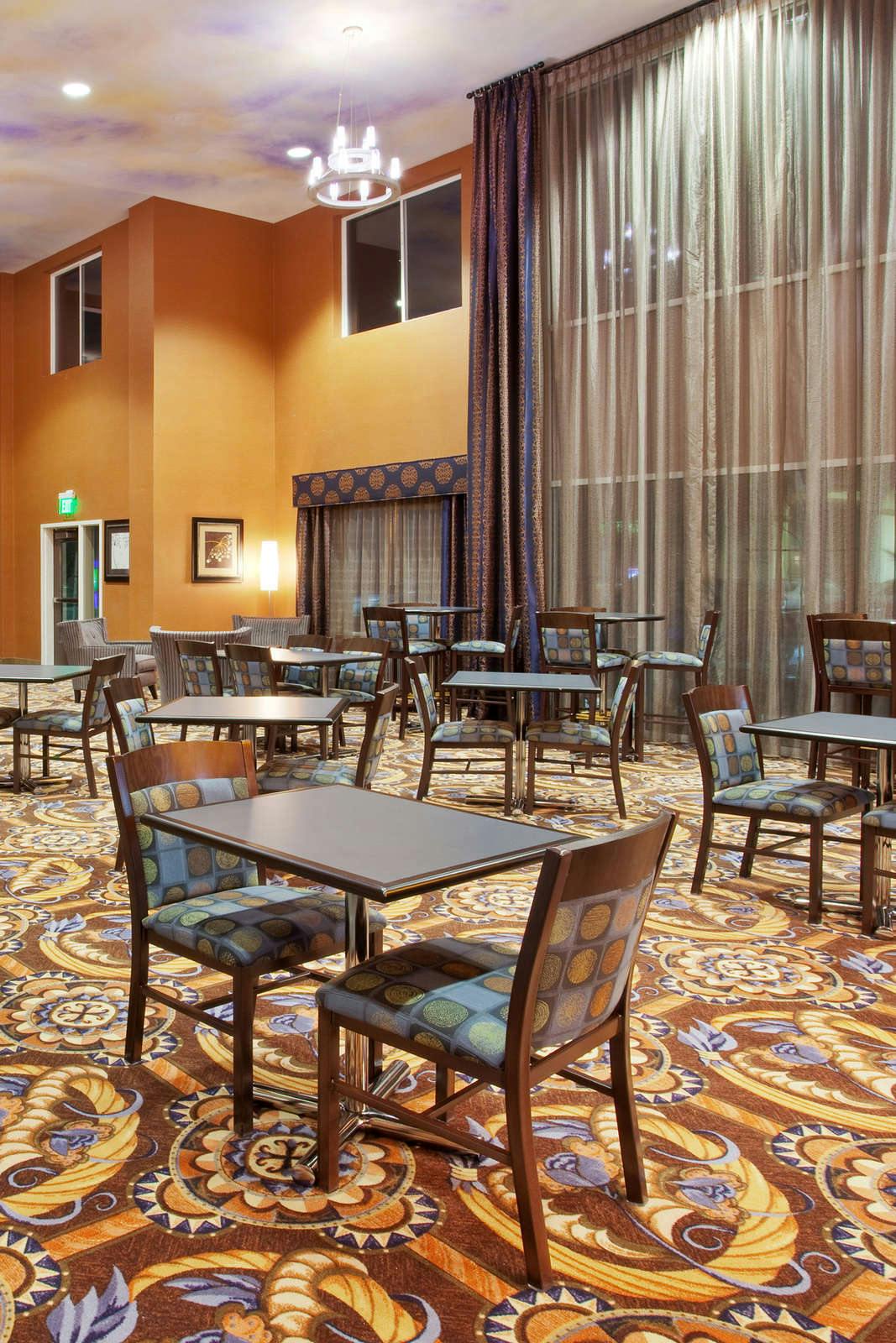 Hotel Holiday Inn Express & Suites Sacramento Ne Cal Expo photo 5