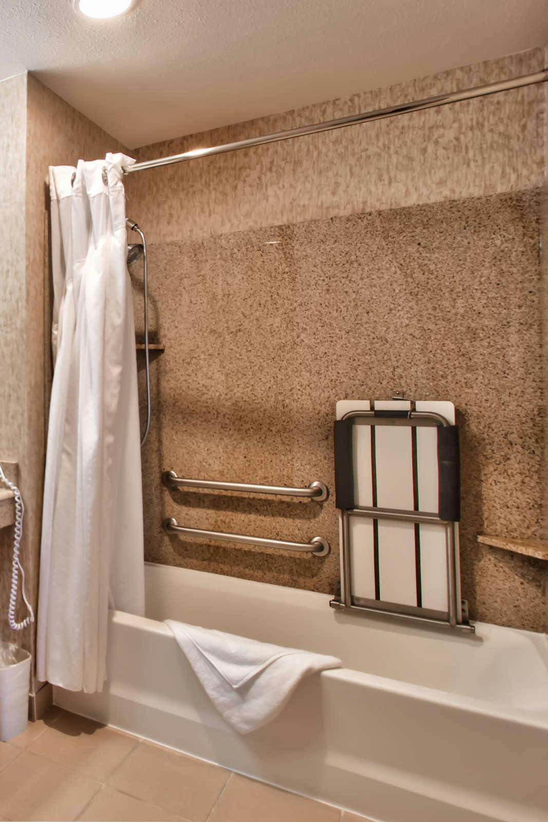 Hotel Holiday Inn Express & Suites Roseville Galleria Area photo 4