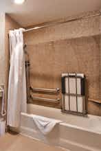 Hotel Holiday Inn Express & Suites Roseville Galleria Area photo 4