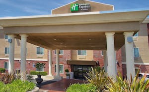 Holiday Inn Express & Suites Roseville Galleria Area