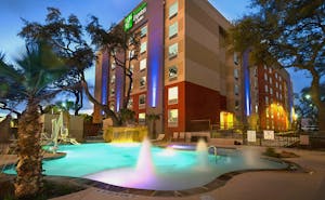 Holiday Inn Express & Suites San Antonio Medical Ctr North