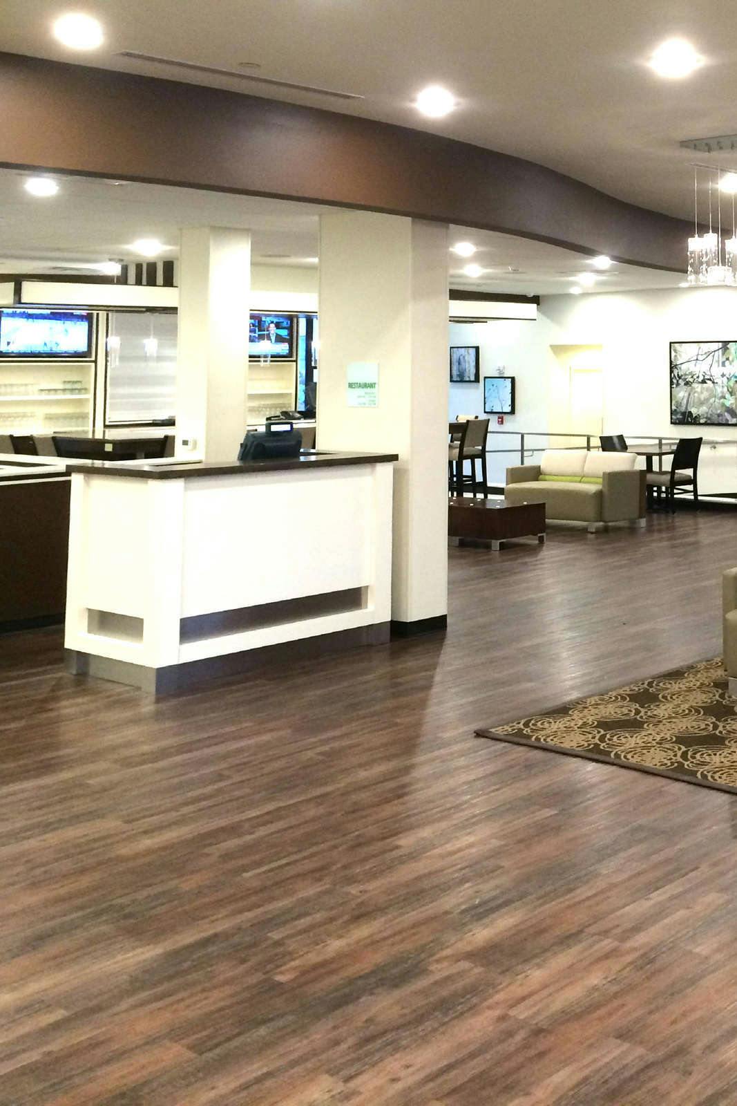 Hotel Holiday Inn Greensboro Coliseum photo 2