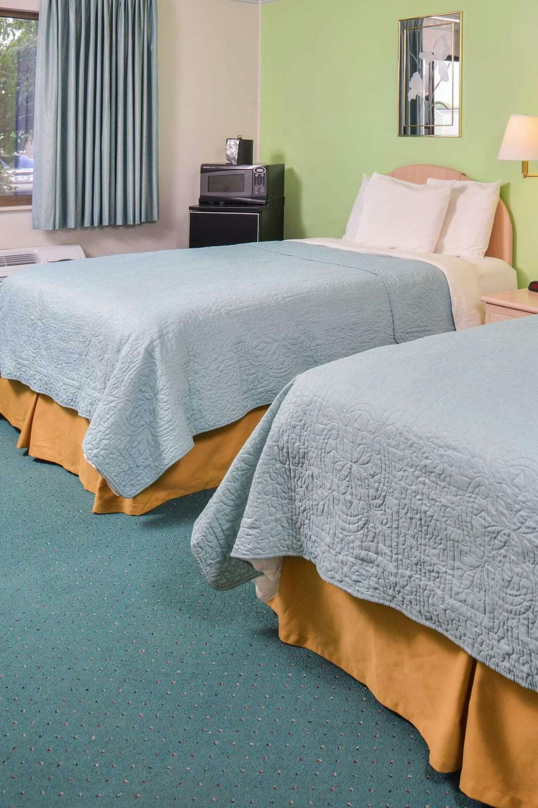 Hotel Americas Best Value Inn And Suites Bluffton photo 2